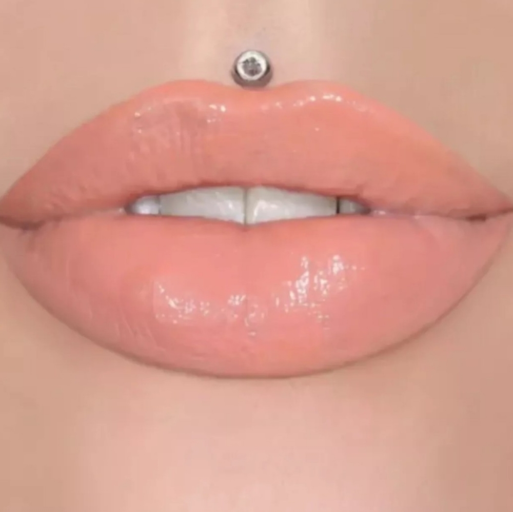 ⭐ Jeffree Star Cosmetics Supreme Gloss ⭐ Shade - Entwined, NIB